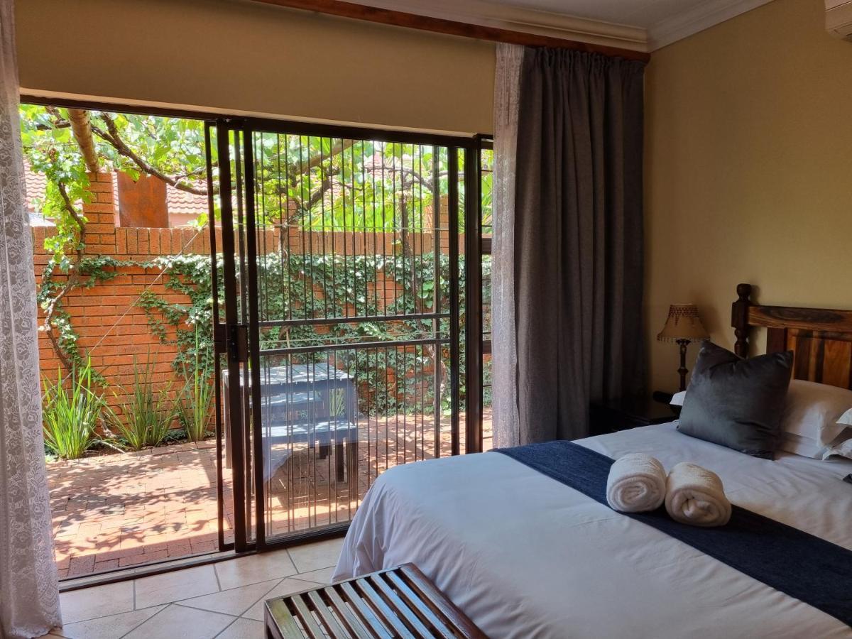 Camelia Guest House Bloemfontein Exterior photo