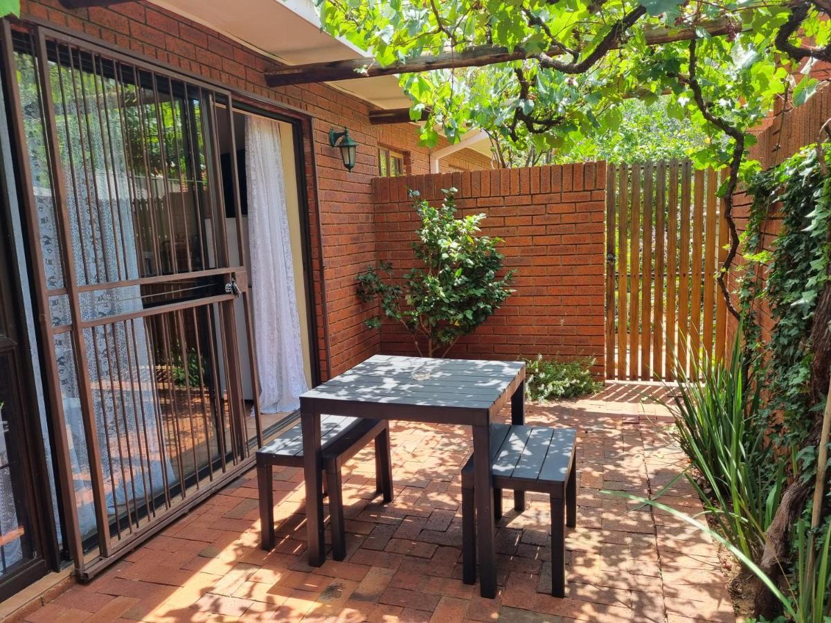 Camelia Guest House Bloemfontein Exterior photo